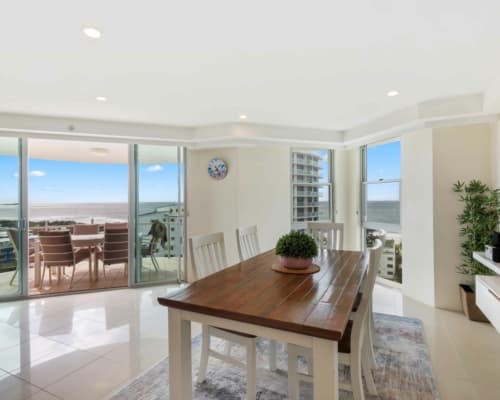 2 Bed Ocean View Dining